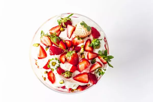 Web_Recipe_Description_Image-Strawberry Trifle (2).jpg